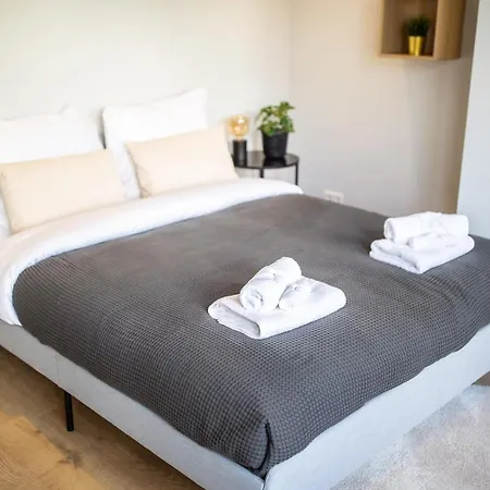 Quality 2 Bedroom Serviced 72m2 -vp2a- 鹿特丹